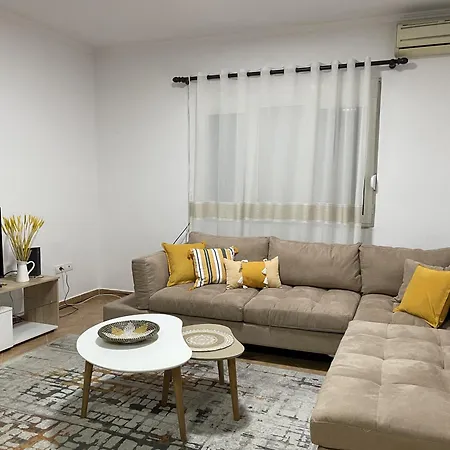 Cozy Cityscape 4 Apartment Tirana
