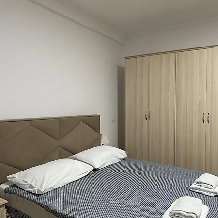 Cozy Cityscape 4 Apartment *