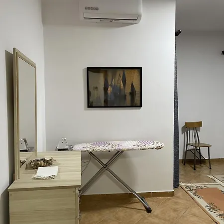 Cozy Cityscape 4 Apartment *